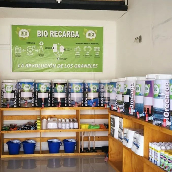 Biorecarga, la franquicia de productos de limpieza en envases reutilizables que está haciendo que sea un modelo de negocio sostenible.