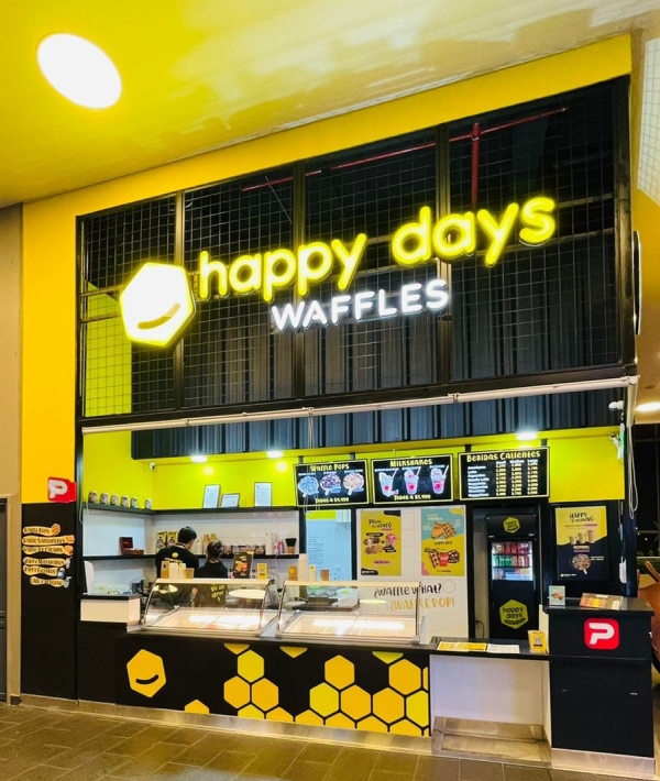 Gran apertura de franquicia Happy Days Waffles.