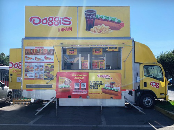 La franquicia Doggis inaugura su primer Food Truck en Quilicura.